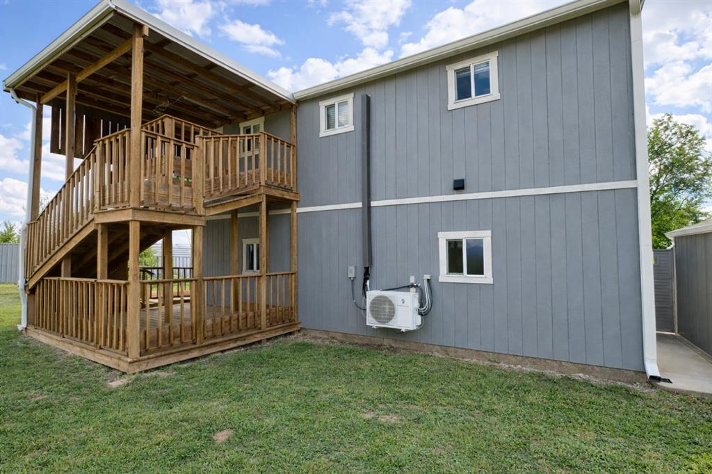 400 Comanche Property Photo 6