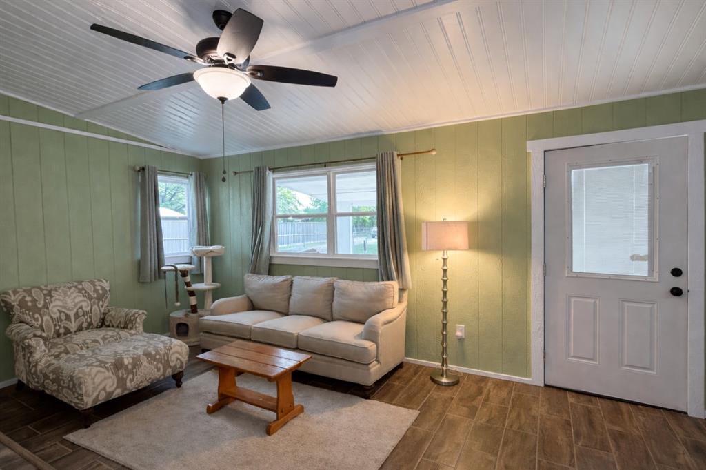 400 Comanche Property Photo 10
