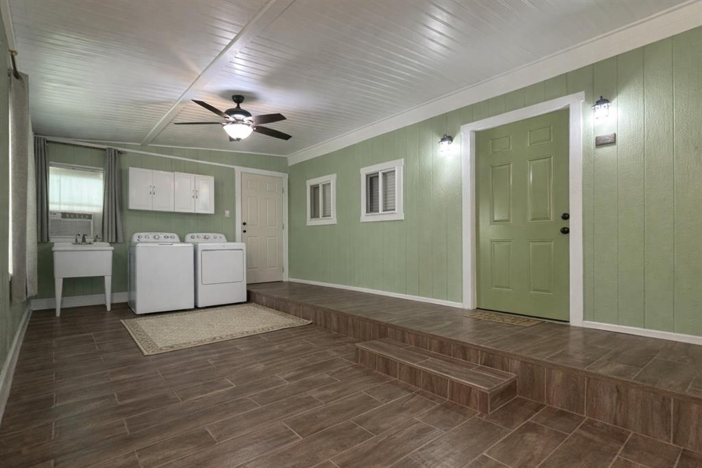 400 Comanche Property Photo 12