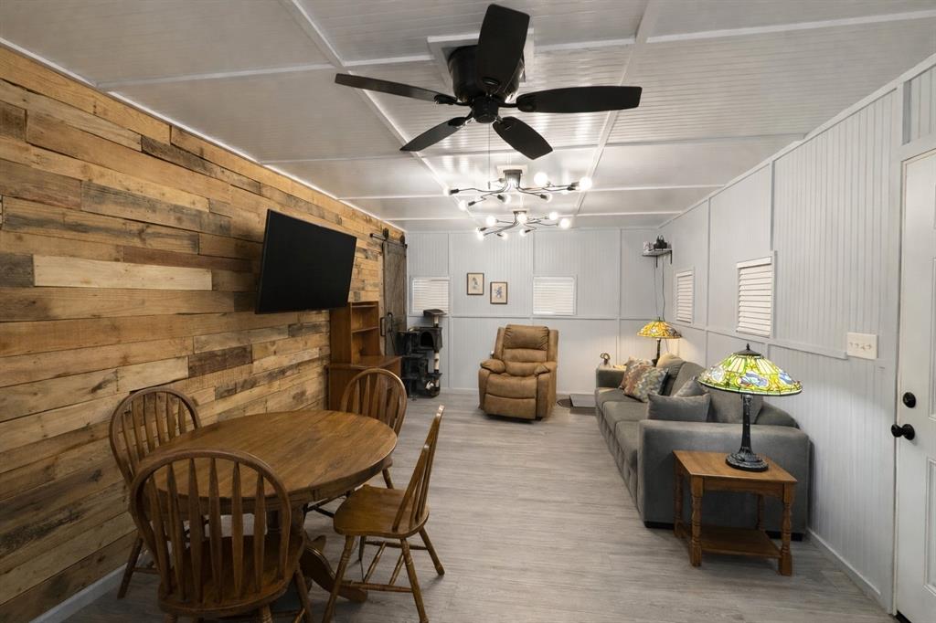 400 Comanche Property Photo 14