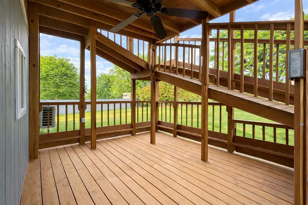 400 Comanche Property Photo 32