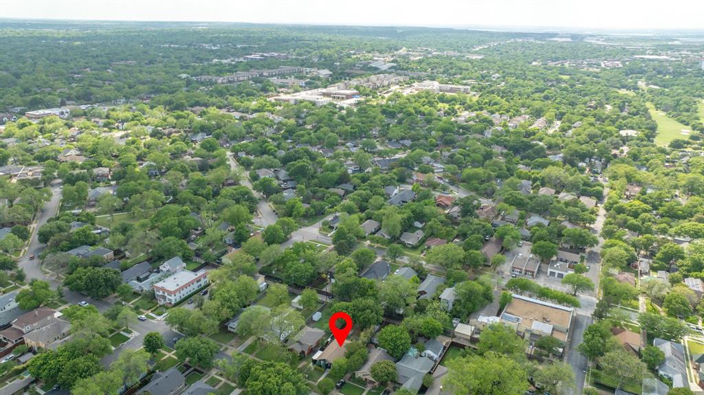 919 N Clinton Avenue Property Photo 26