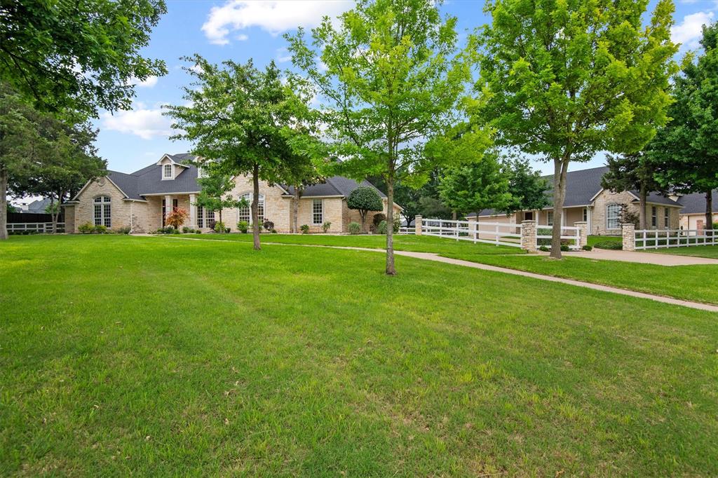 2202 Somerset Property Photo 1