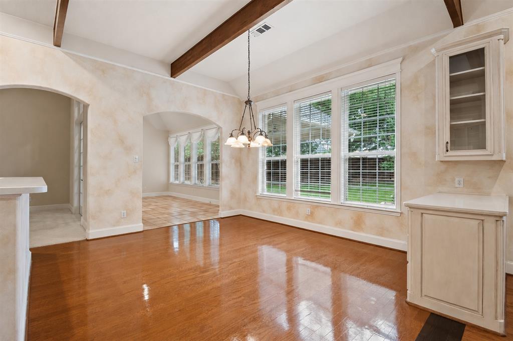 2202 Somerset Property Photo 12