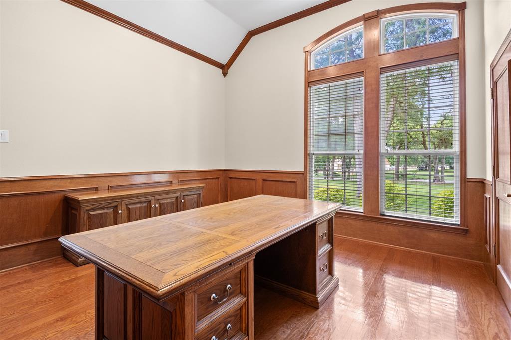 2202 Somerset Property Photo 15