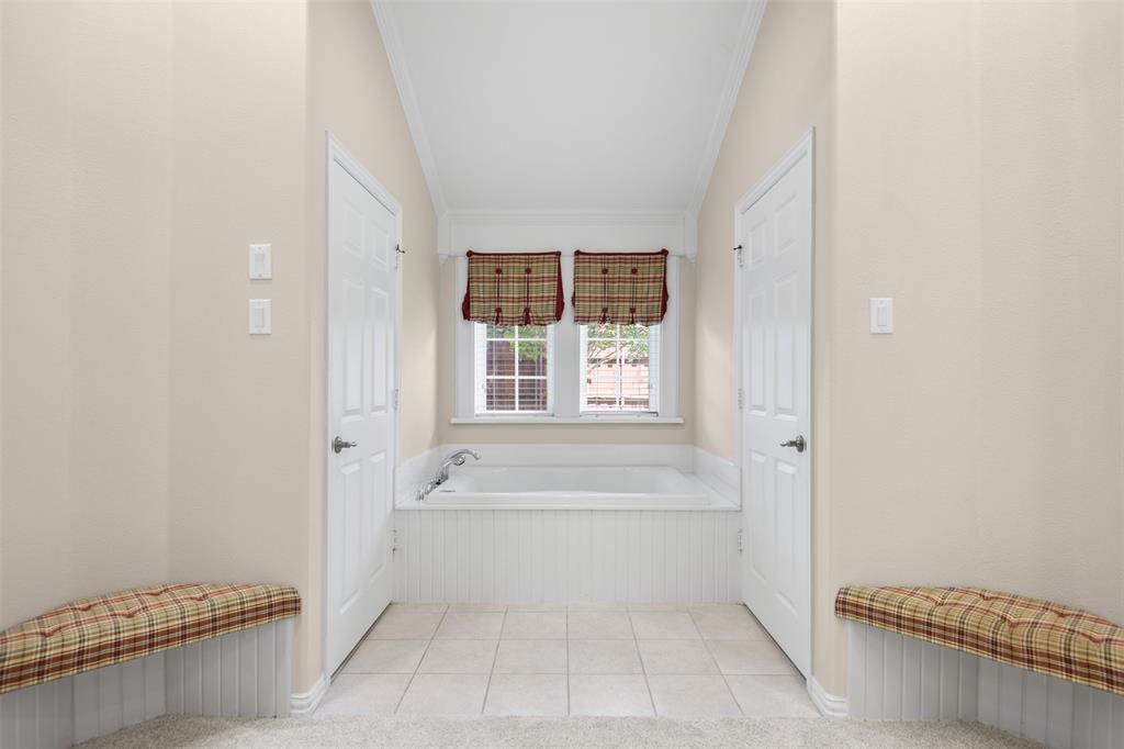 2202 Somerset Property Photo 23