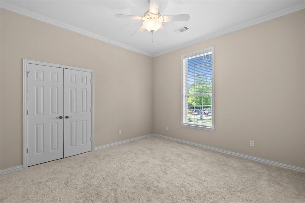 2202 Somerset Property Photo 28
