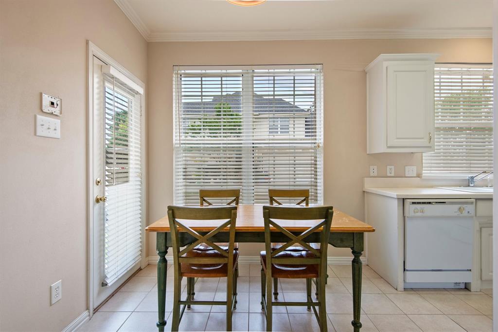2202 Somerset Property Photo 31