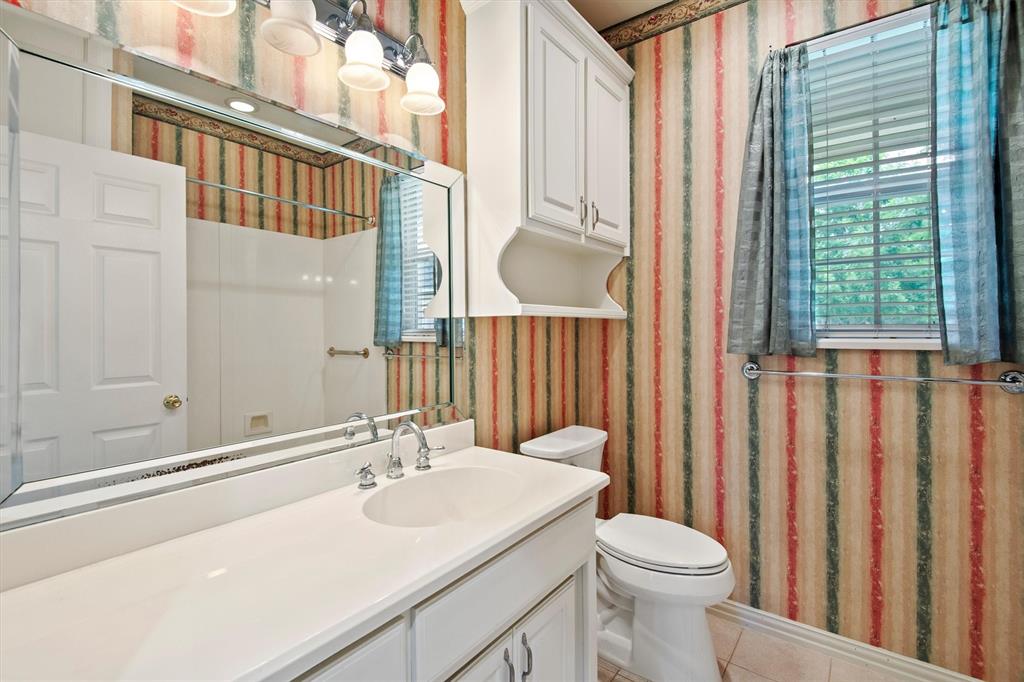 2202 Somerset Property Photo 33