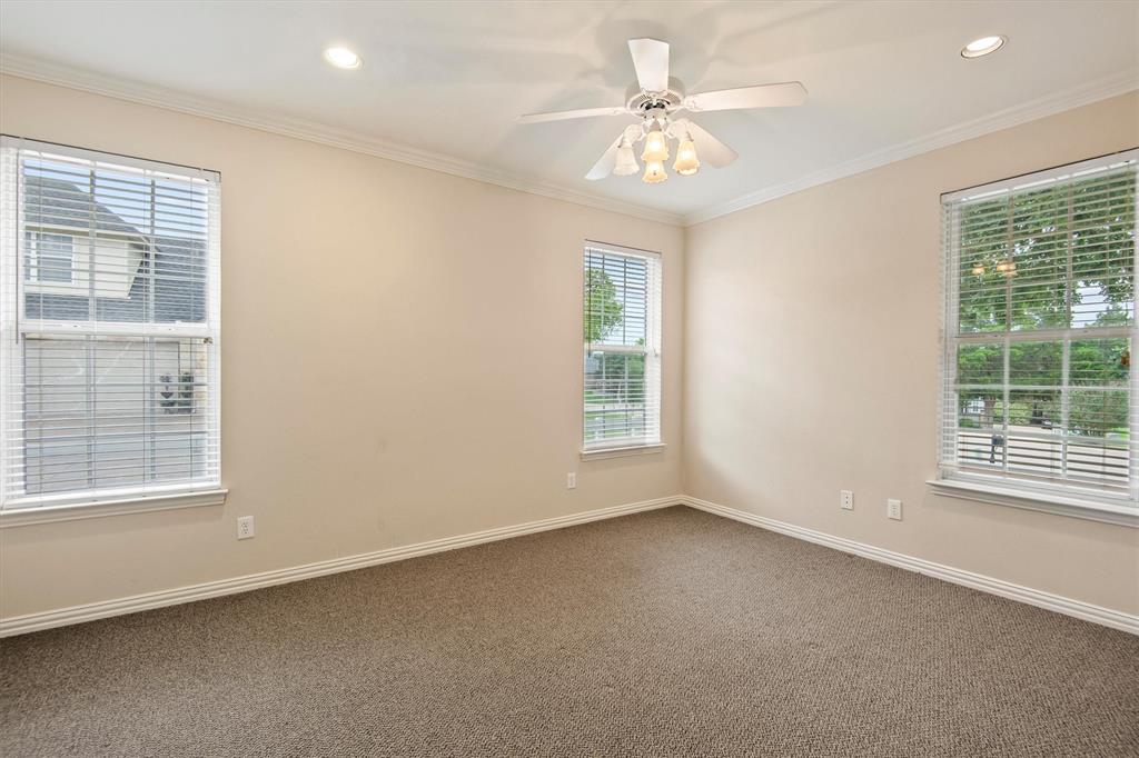 2202 Somerset Property Photo 34