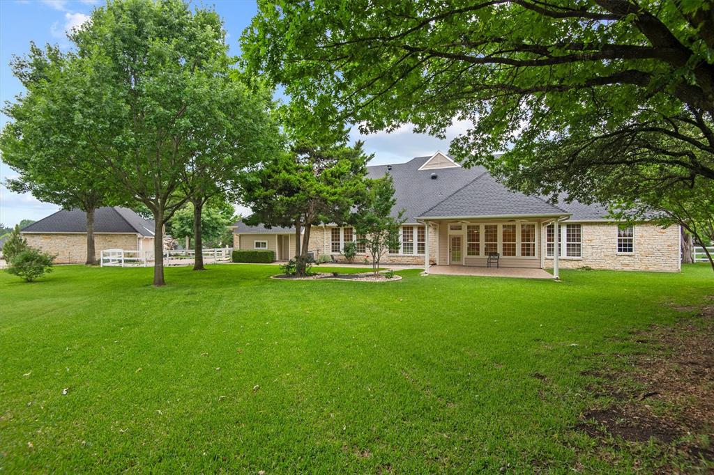 2202 Somerset Property Photo 35