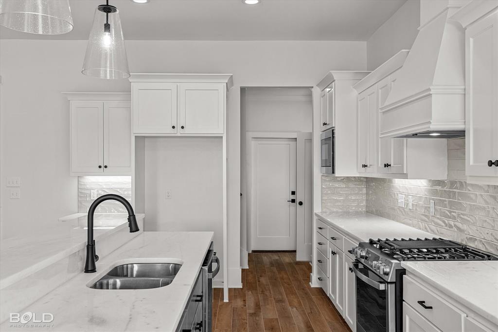 319 Newport Property Photo 19