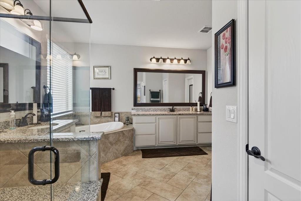 2106 Devonblue Drive Property Photo 14