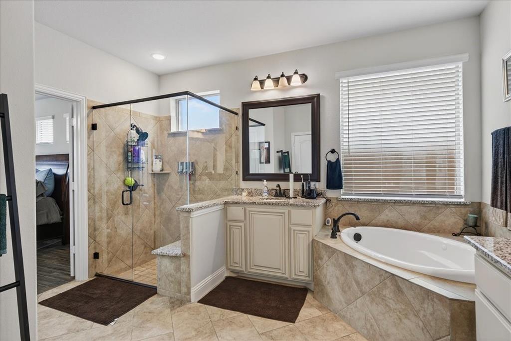 2106 Devonblue Drive Property Photo 15