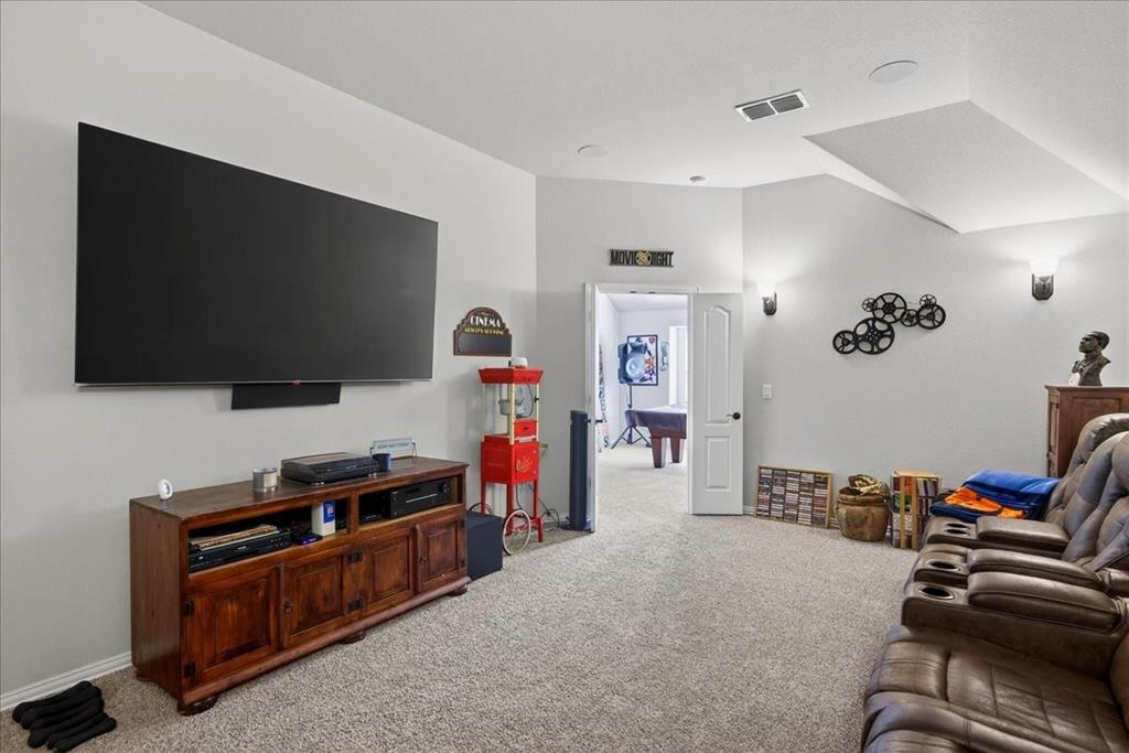 2106 Devonblue Drive Property Photo 23