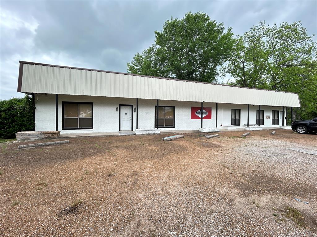 1021 Park Street Property Photo 1