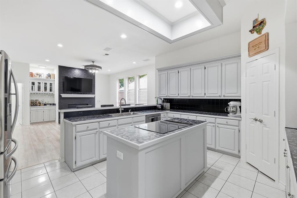 2105 Leeds Drive Property Photo 8