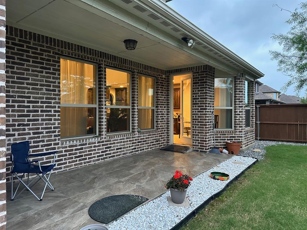 1915 Legendary Reef Way Property Photo 31