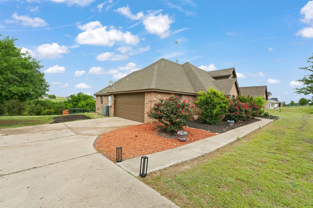 439 Stone Mountain Property Photo 4
