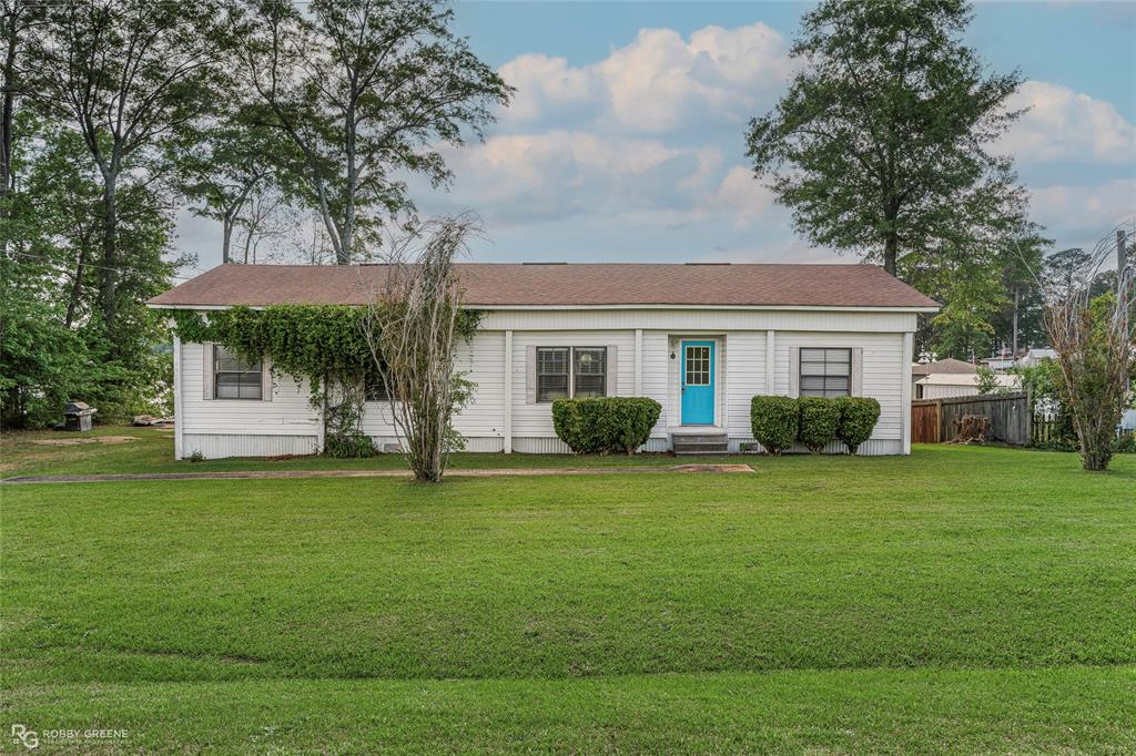 1589 Airport Loop Property Photo 2