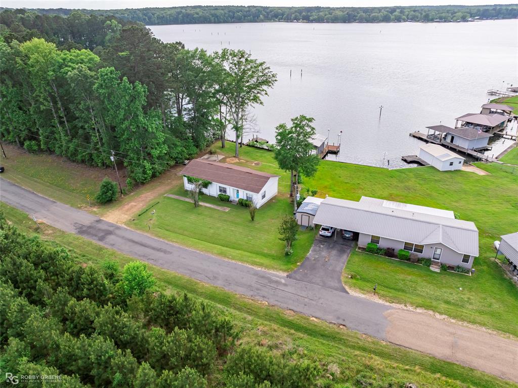 1589 Airport Loop Property Photo 3
