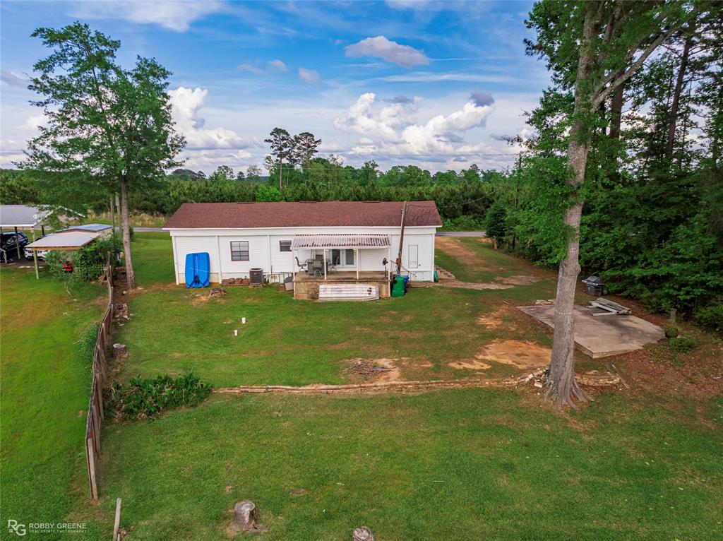 1589 Airport Loop Property Photo 4