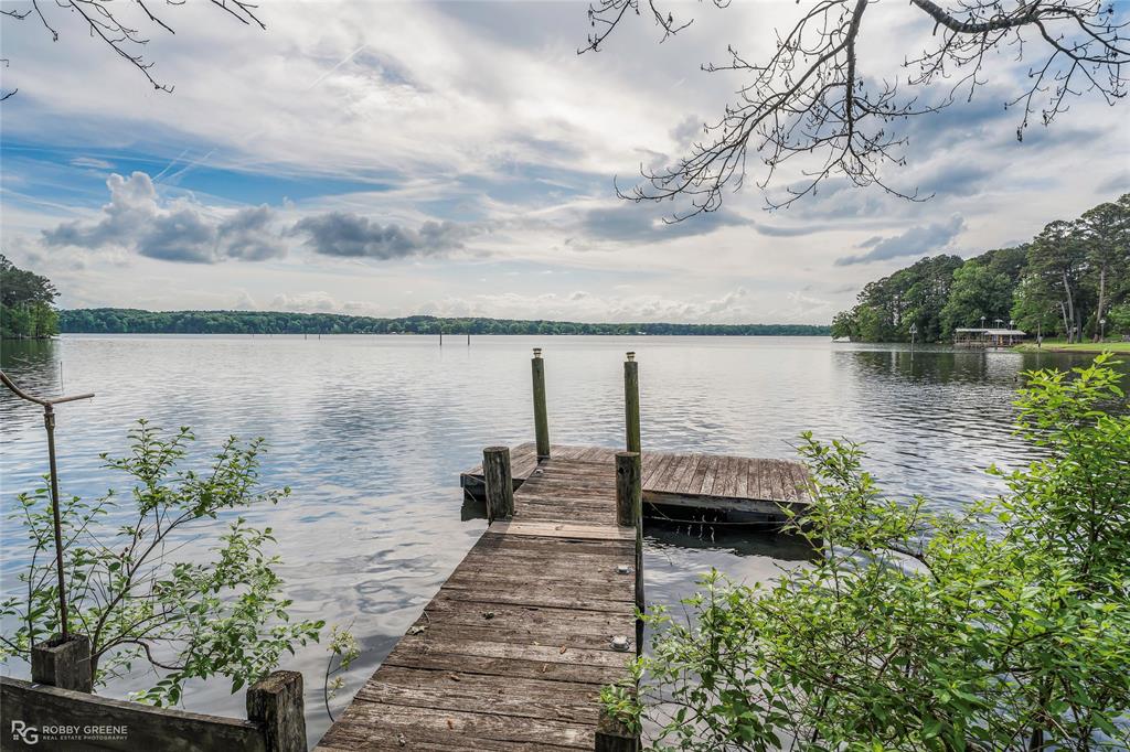 1589 Airport Loop Property Photo 10