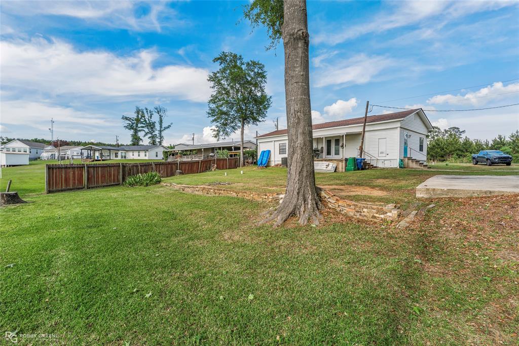 1589 Airport Loop Property Photo 11
