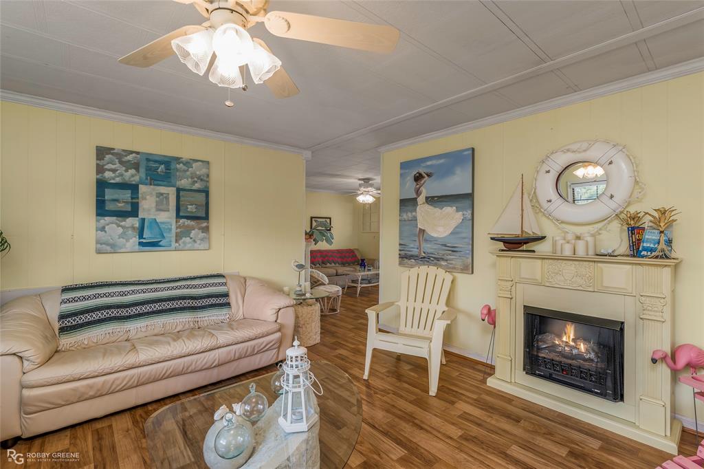 1589 Airport Loop Property Photo 17