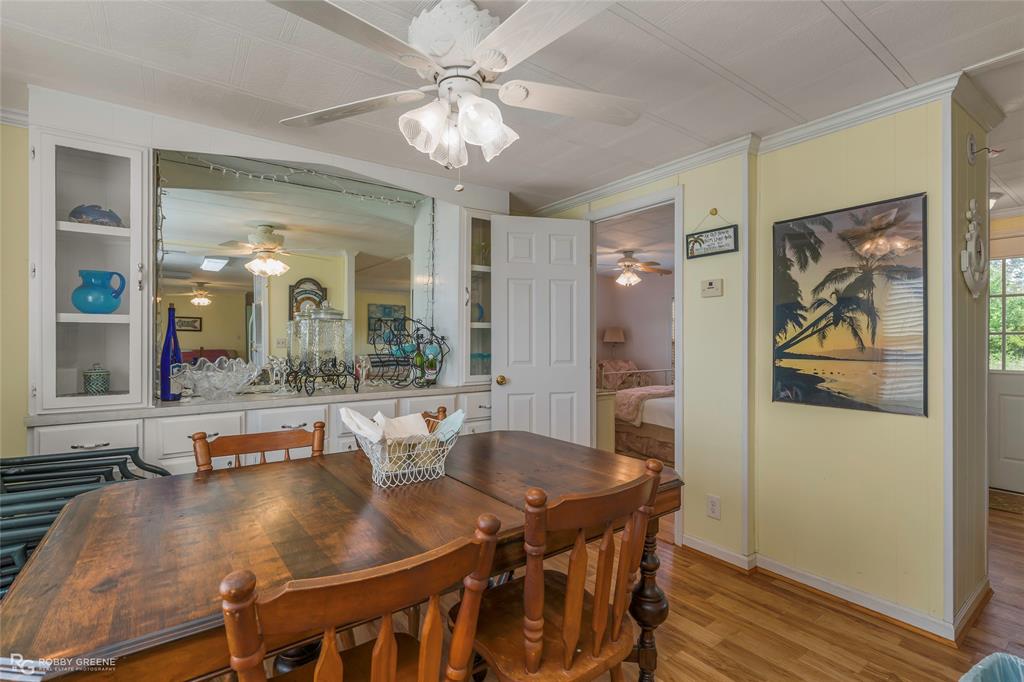 1589 Airport Loop Property Photo 18