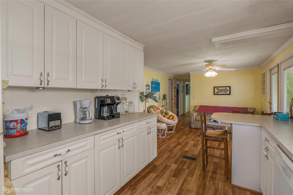 1589 Airport Loop Property Photo 21