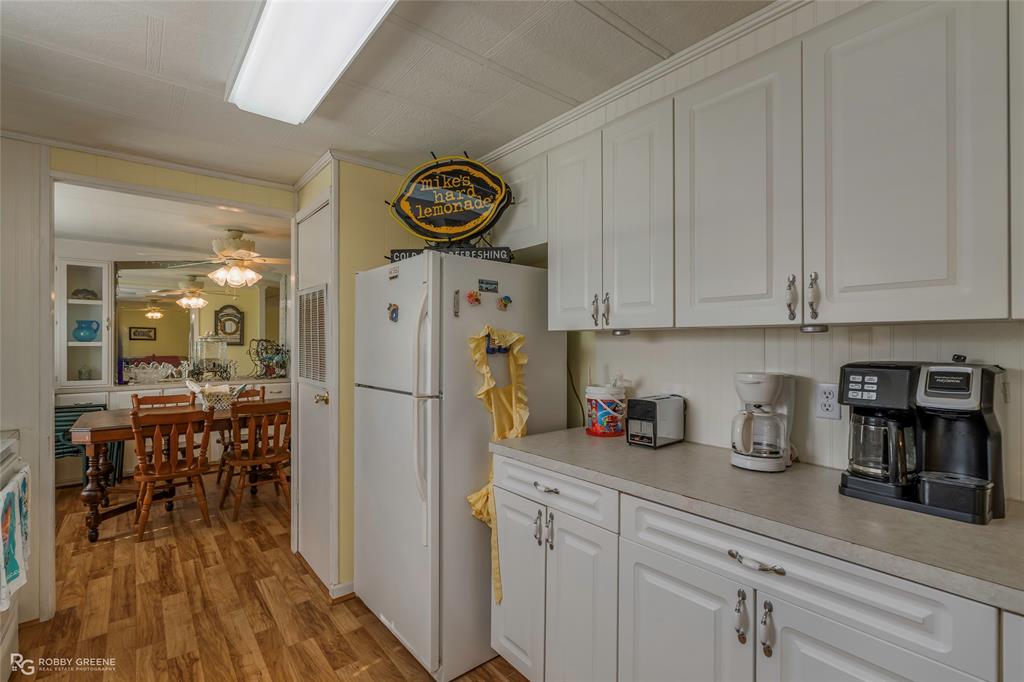 1589 Airport Loop Property Photo 22