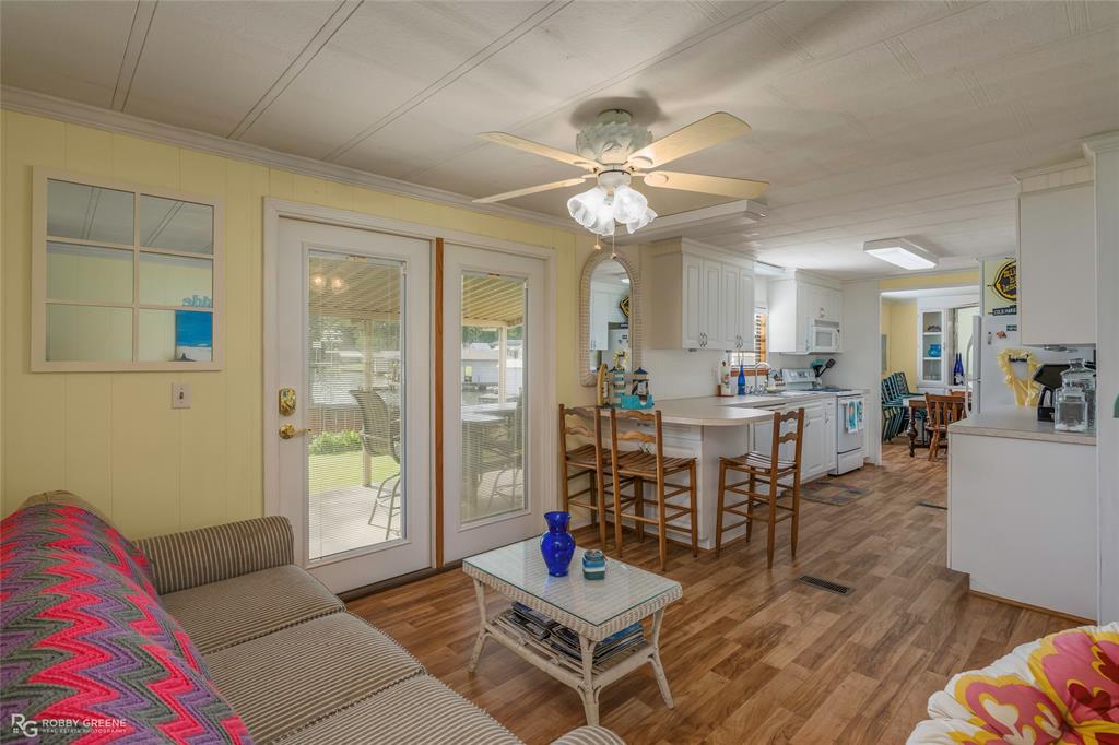1589 Airport Loop Property Photo 24