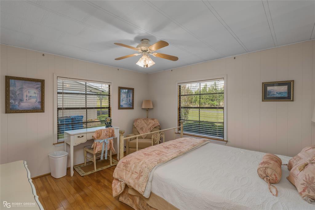 1589 Airport Loop Property Photo 31