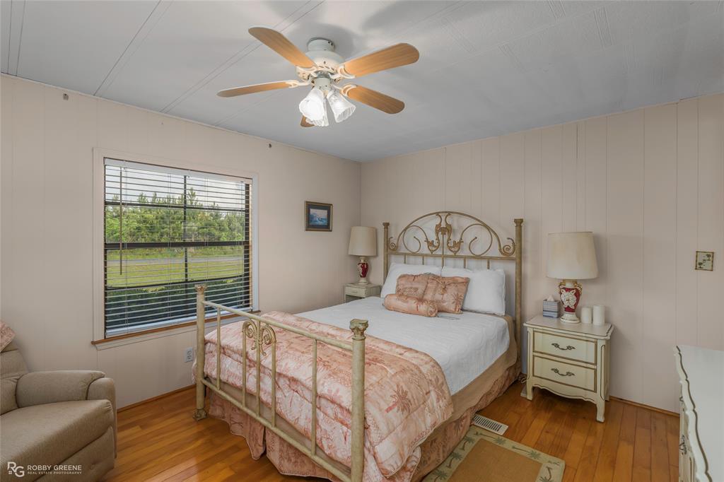 1589 Airport Loop Property Photo 32