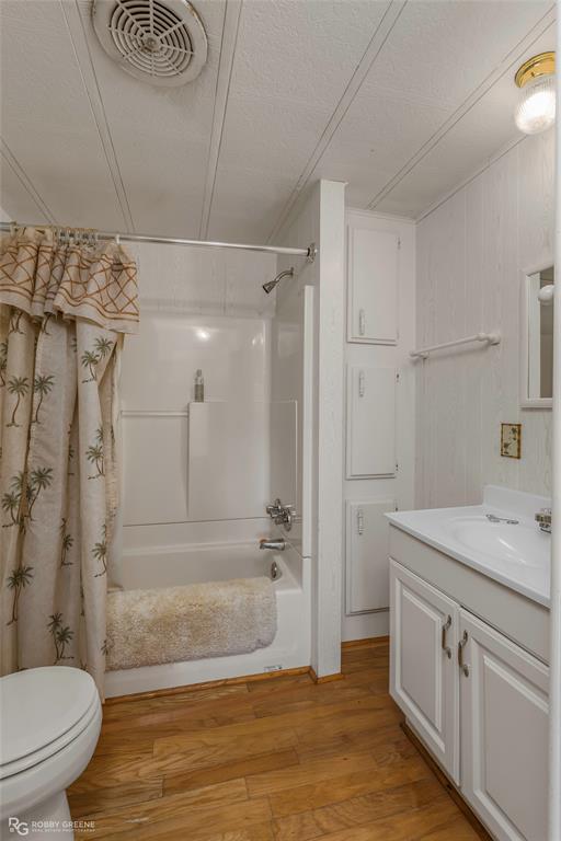 1589 Airport Loop Property Photo 33