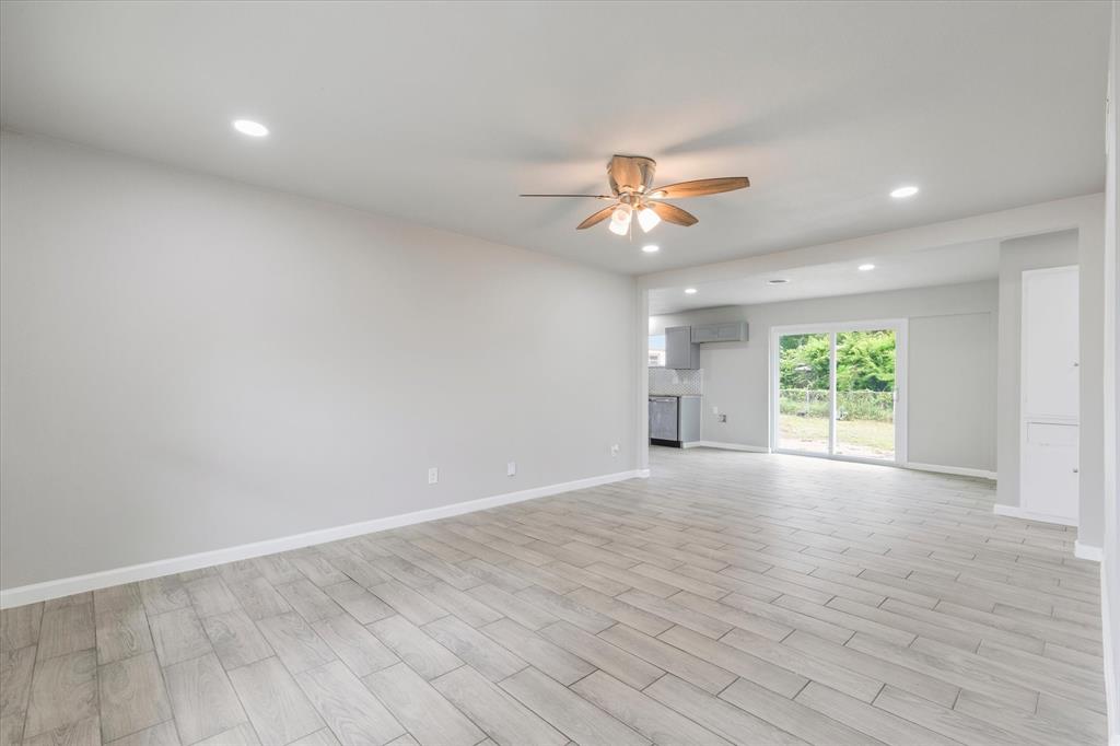 13634 Pyramid Drive Property Photo 5