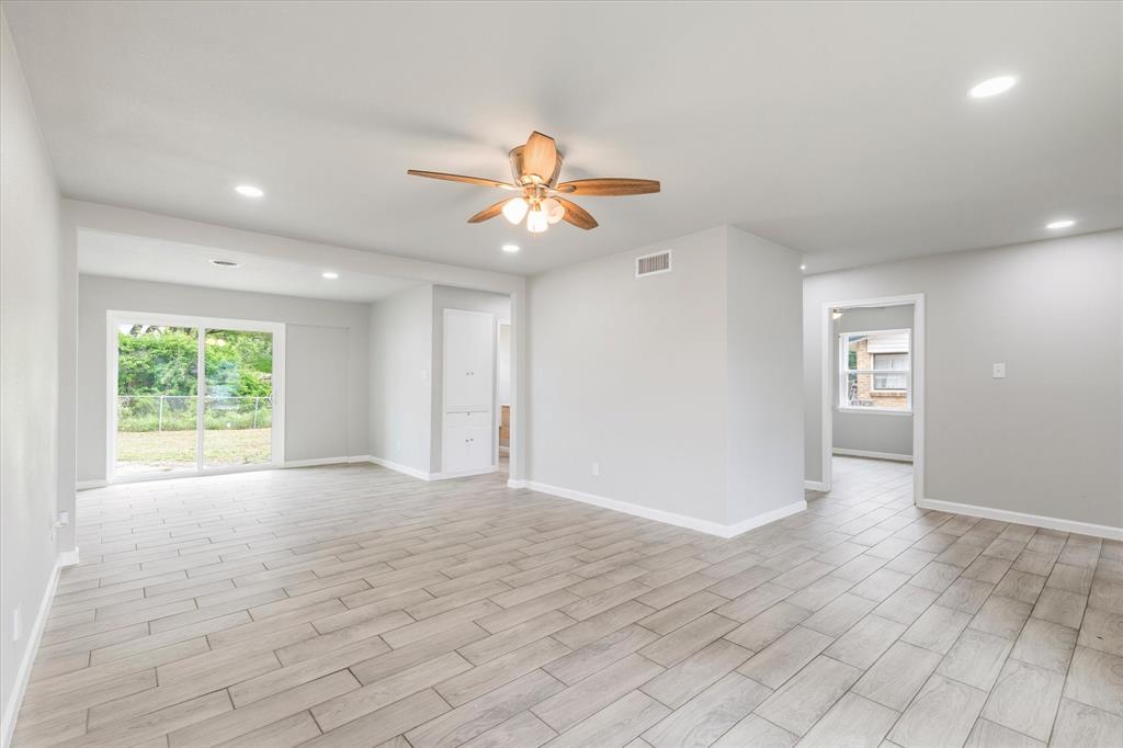 13634 Pyramid Drive Property Photo 6