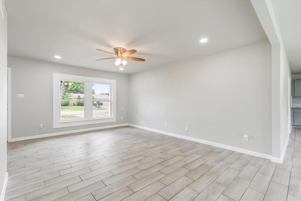 13634 Pyramid Drive Property Photo 8