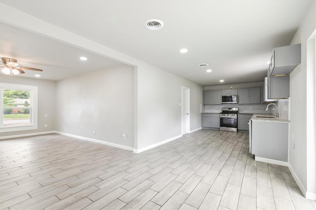 13634 Pyramid Drive Property Photo 11