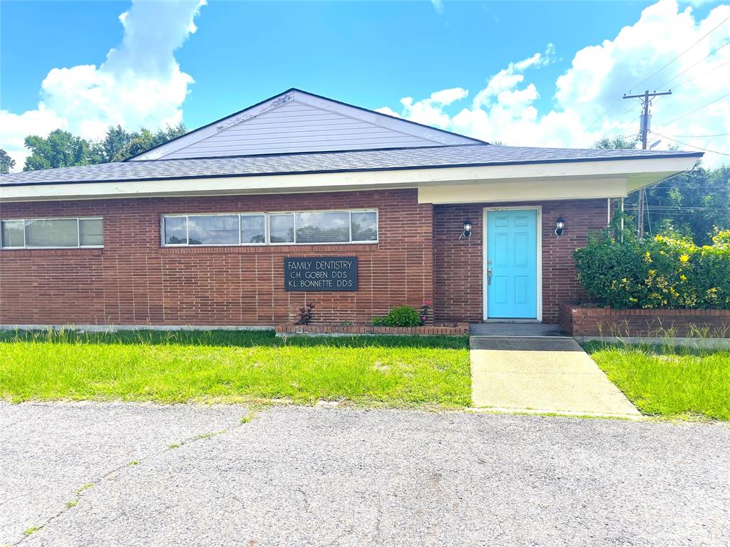 3146 N Market Street Property Photo 2
