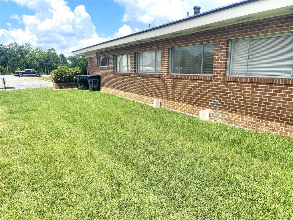 3146 N Market Street Property Photo 4