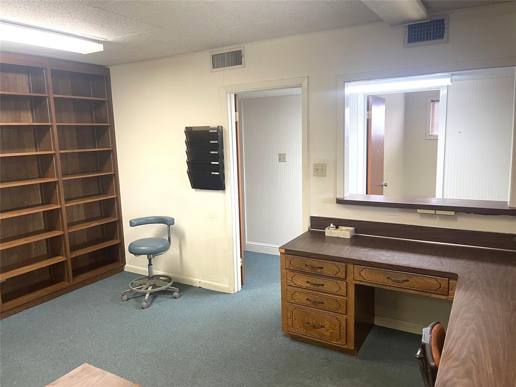 3146 N Market Street Property Photo 9