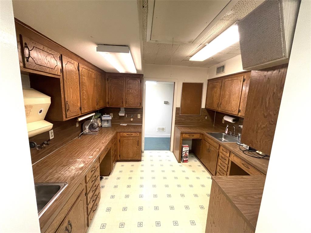 3146 N Market Street Property Photo 19