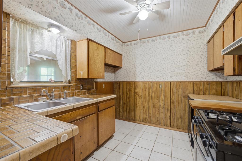 4137 Hiland Drive Property Photo 4