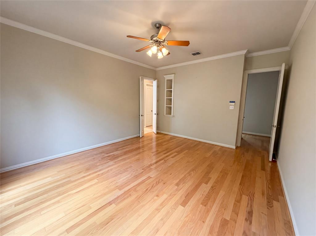 1309 Winding Brook Drive Property Photo 7