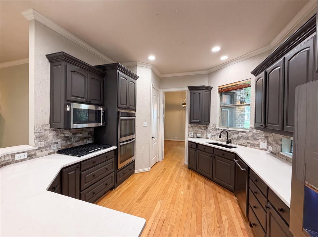 1309 Winding Brook Drive Property Photo 13