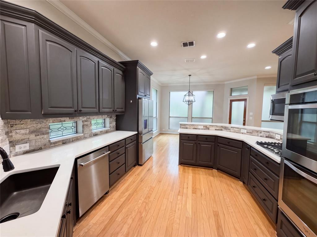1309 Winding Brook Drive Property Photo 14