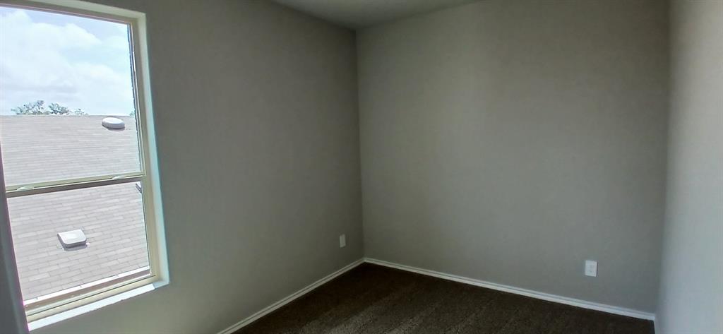 300 Perk Street Property Photo 8