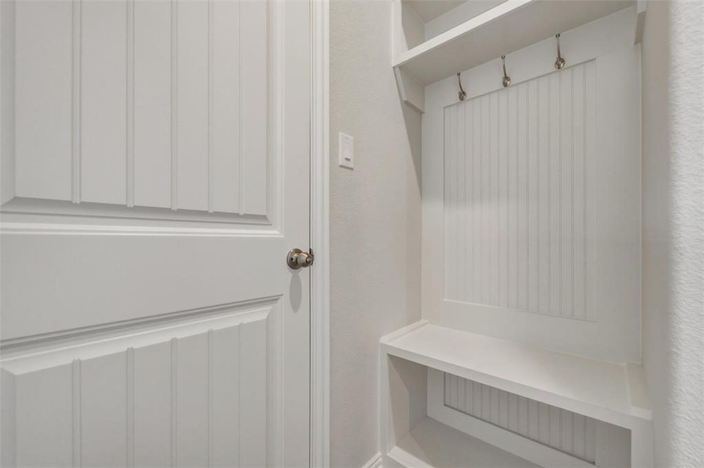 78 Aurora Avenue Property Photo 23